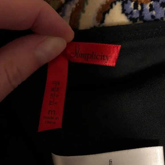 Spanx Slimplicity shapewear size medium - black - Picture 2 of 3